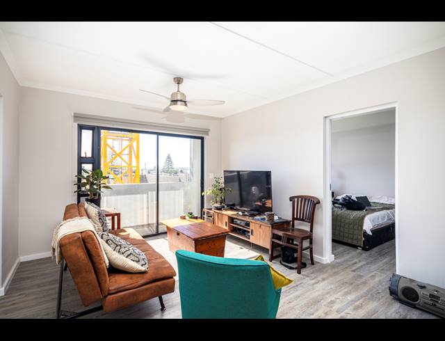 2 BEDROOM APARTMENT FOR SALE IN TABLE VIEW